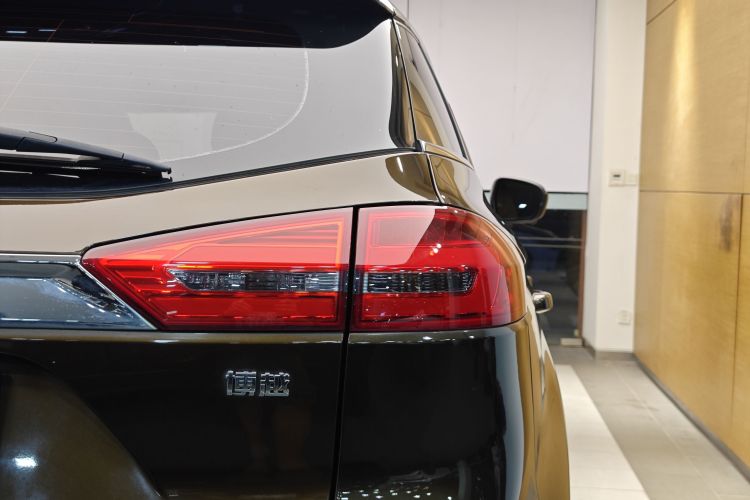 吉利汽车 博越 2016款 1.8TD 自动智尊型车身外观6006