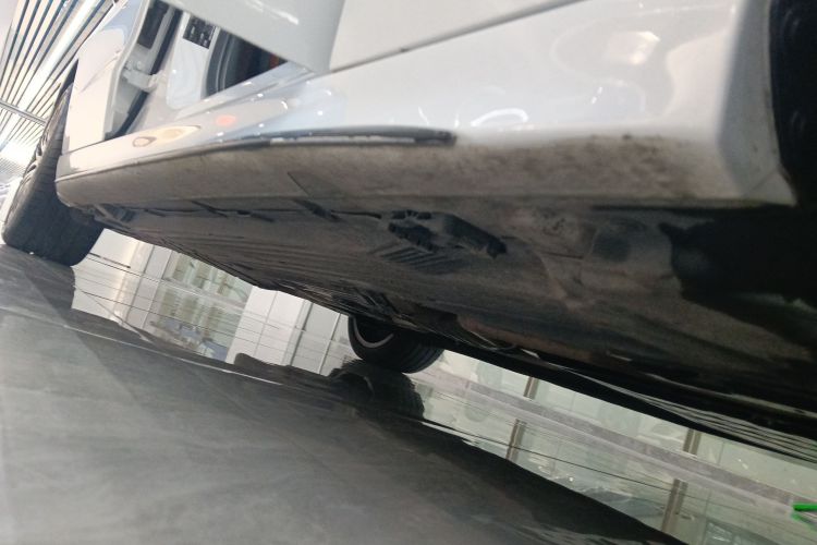 奔驰C级 2022款 改款 C 260 L 运动版局部细节9001