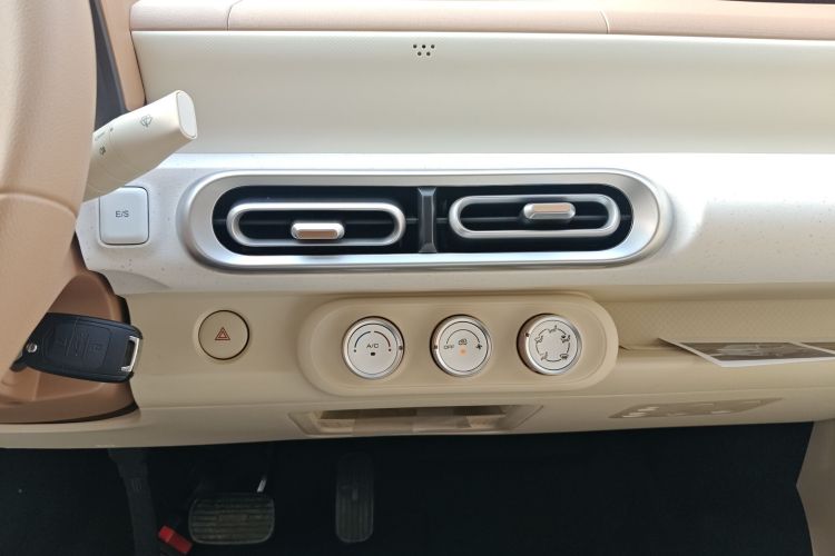 五菱汽车 宏光MINIEV 2024款 第三代 215km 青春版中控内饰16