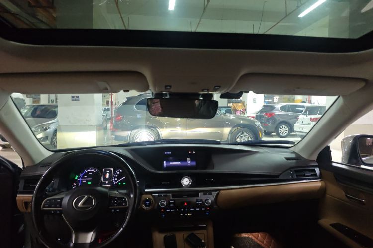 雷克萨斯ES 2015款 300h 舒适版中控内饰22