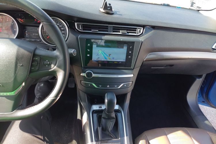 标致408 2019款 350THP 自动至尊版 国V中控内饰16