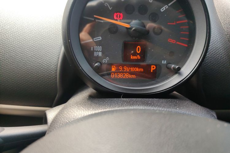 MINI Countryman 2014款 1.6L COOPER Fun中控内饰15