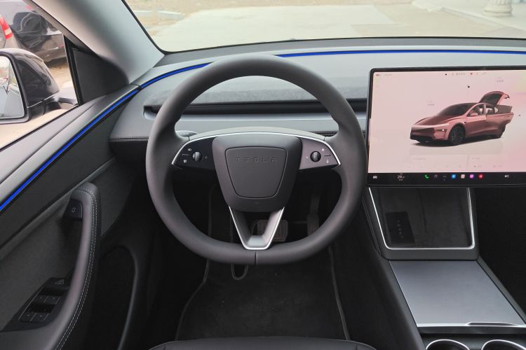 特斯拉 Model Y 2025款 后轮驱动 首发版中控内饰13