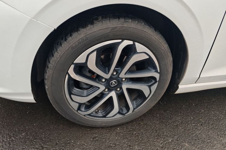 长安 逸动新能源 2019款 EV460 共享版车身外观6007