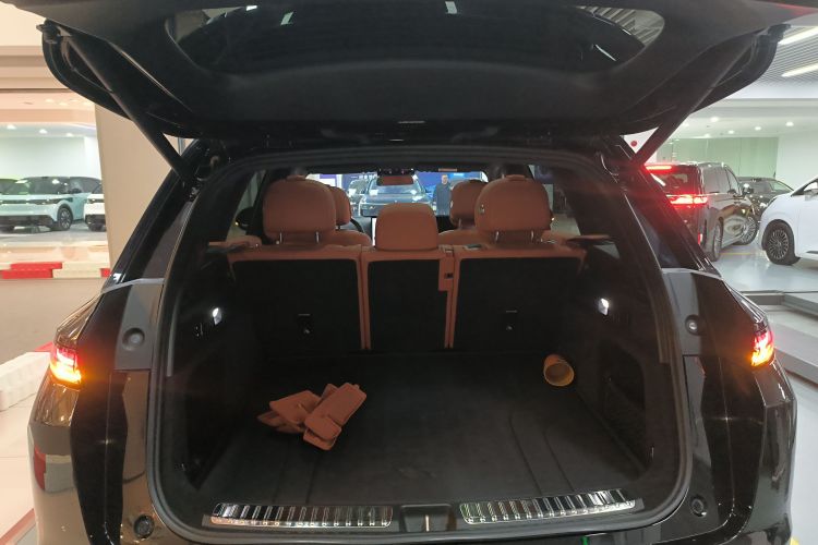 理想汽车 理想L7 2023款 Air机舱底盘23