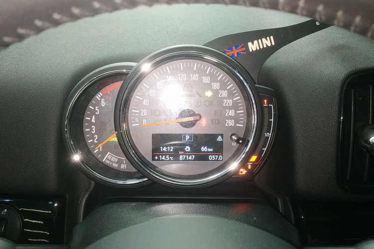 MINI Countryman 2019款 2.0T COOPER S ALL4 经典派局部细节14