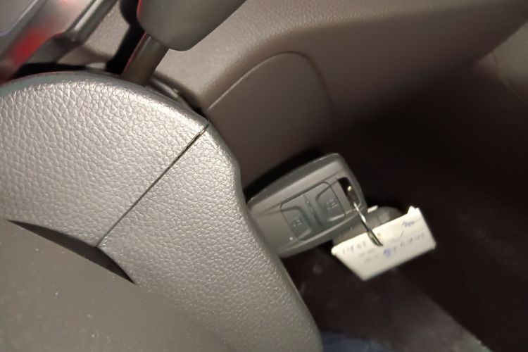 五菱汽车 五菱宏光V 2022款 1.5L劲取版电动助力LAR中控内饰7001