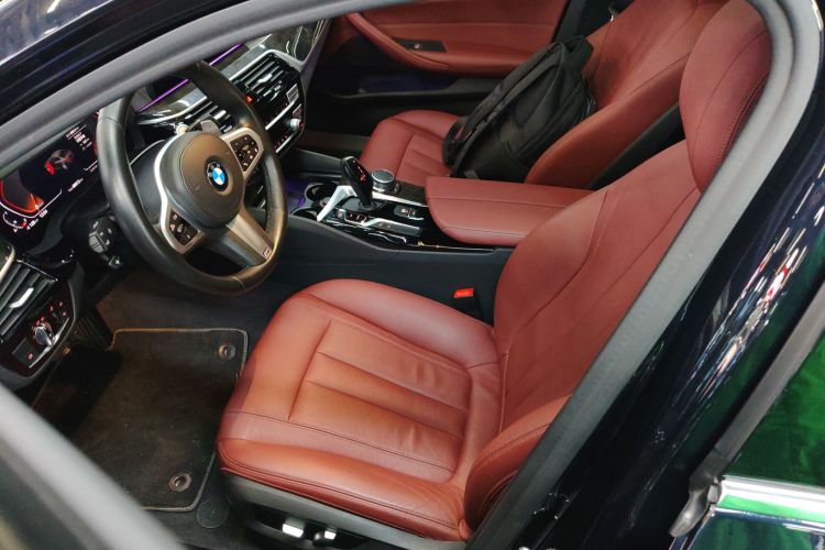 宝马5系 2020款 530Li 领先型 M运动套装中控内饰19