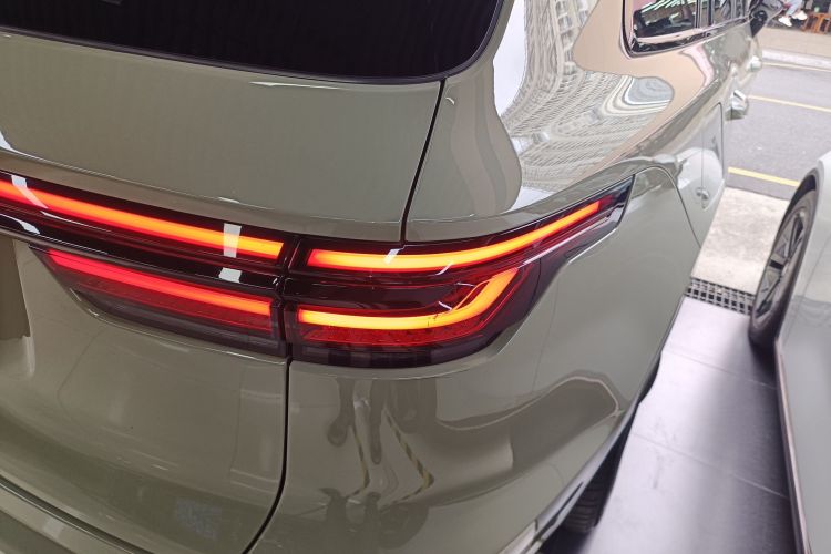 理想汽车 理想ONE 2021款 增程6座版车身外观9