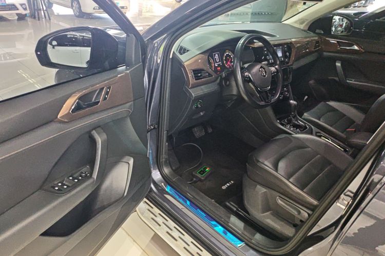 大众 途岳 2020款 280TSI 两驱舒适版 国VI中控内饰7003