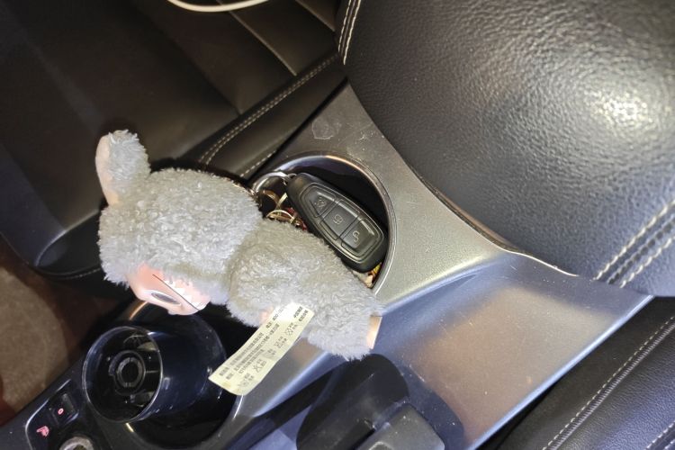 福特 翼虎 2015款 2.0L GTDi 四驱精英型中控内饰7001