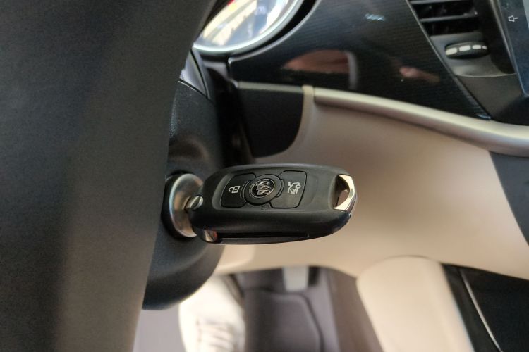 别克 威朗 2017款 三厢 15S 自动进取型中控内饰11