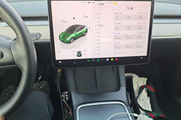 特斯拉 Model Y 2023款 后轮驱动版中控内饰16