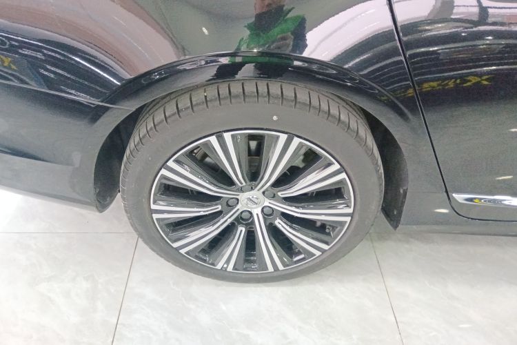 沃尔沃S90 2024款 B5 智雅豪华版车身外观6008