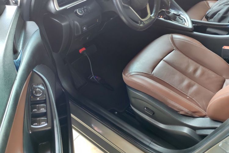 别克GL6 2019款 18T 6座互联豪华型 国V中控内饰20