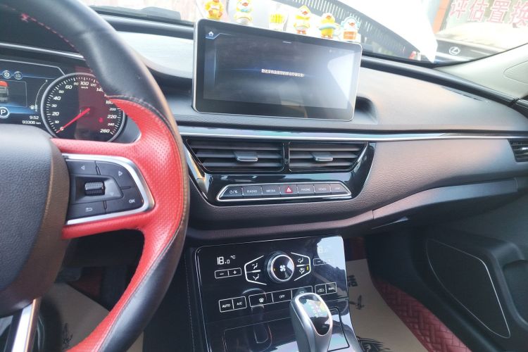 红旗H5 2019款 30TD 型动版中控内饰16