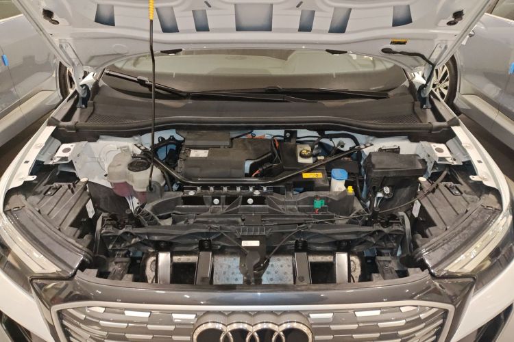 奥迪Q4 e-tron 2024款 40 e-tron 创行版机舱底盘24