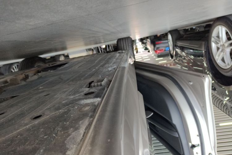 宝马3系 2016款 320i 时尚型局部细节9002