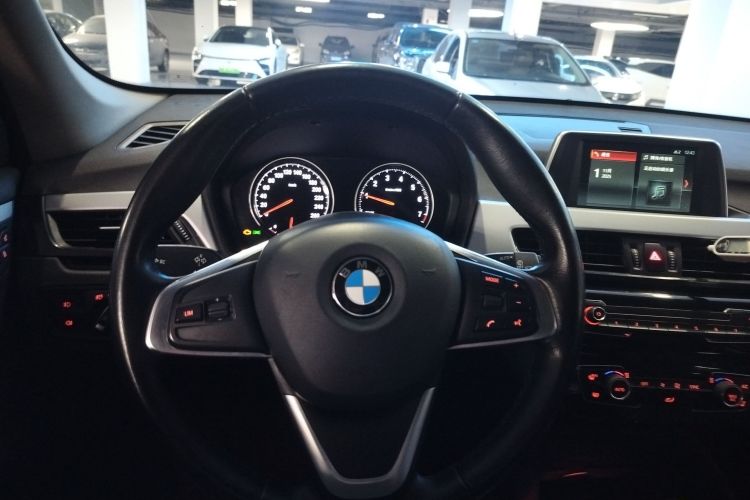 宝马X1 2019款 sDrive18Li 时尚型中控内饰7002