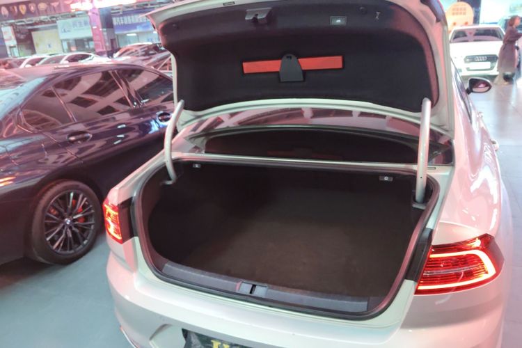 大众 迈腾 2018款 380TSI DSG 尊贵型机舱底盘23