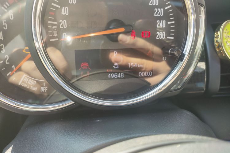 MINI 2020款 1.5T COOPER 艺术家中控内饰15