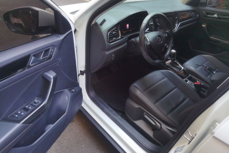 大众 T-ROC探歌 2020款 280TSI DSG两驱舒适型中控内饰20