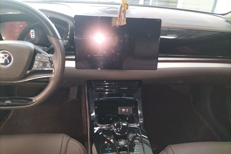 比亚迪 汉 2023款 EV 冠军版 605KM前驱尊贵型局部细节16