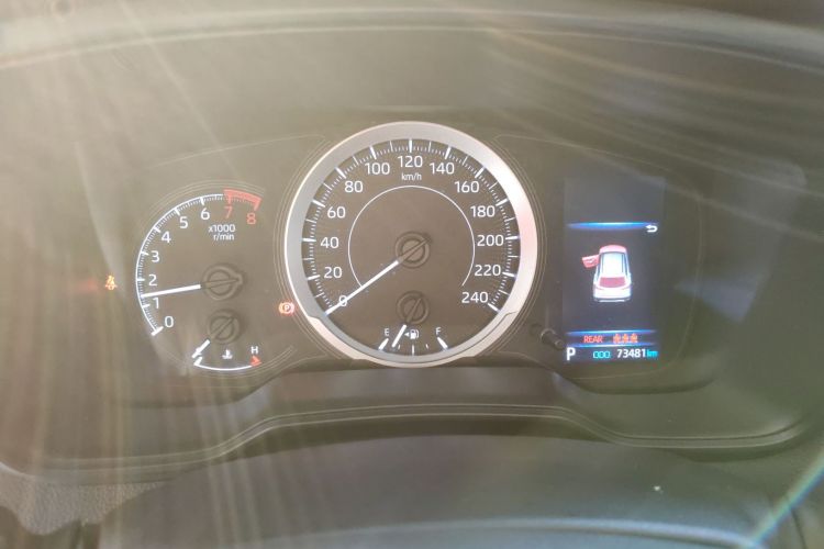 丰田 卡罗拉锐放 2022款 2.0L 精英版中控内饰14