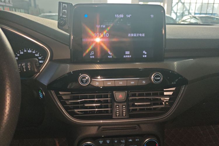 福特 福克斯 2020款 两厢 EcoBoost 180 自动锋潮型局部细节16