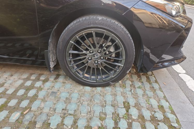 丰田 亚洲龙 2019款 双擎 2.5L XLE尊贵版 国VI车身外观10