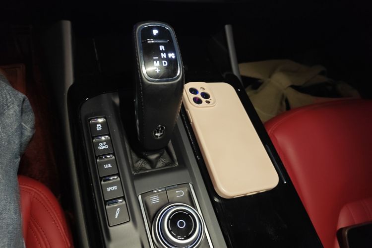 玛莎拉蒂 Levante 2019款 3.0T 标准版 国VI中控内饰18