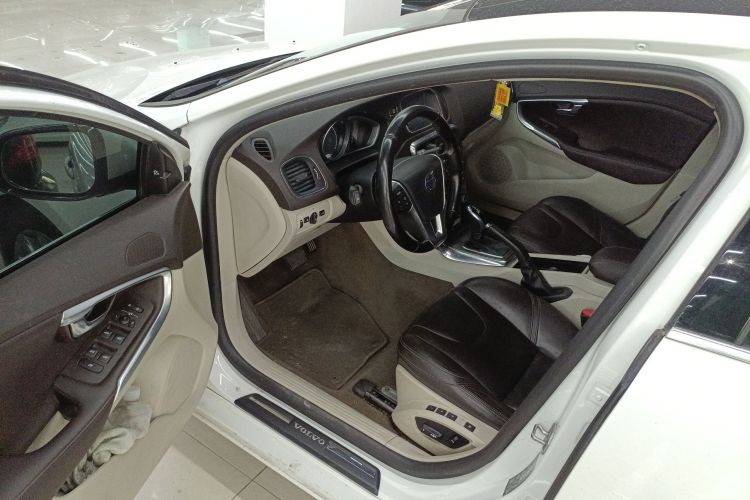 沃尔沃V40 2015款 1.6T 智雅版中控内饰7003