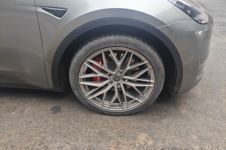 特斯拉 Model Y 2021款 标准续航后驱版车身外观10