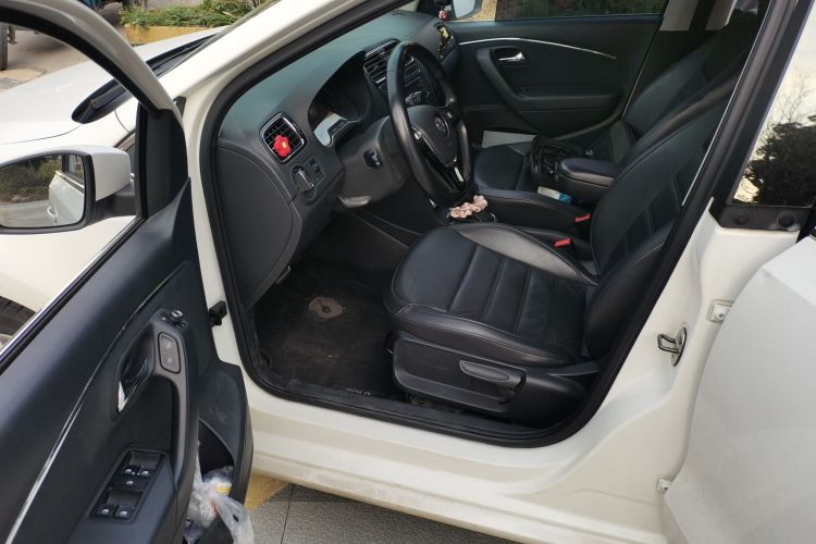 大众 Polo 2014款 1.4L 自动豪华版中控内饰20