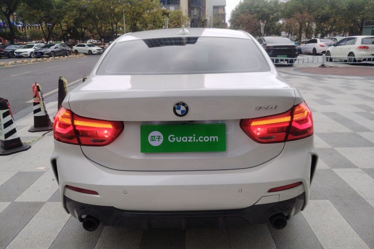 宝马1系 2022款 120i M运动曜夜版车身外观6004