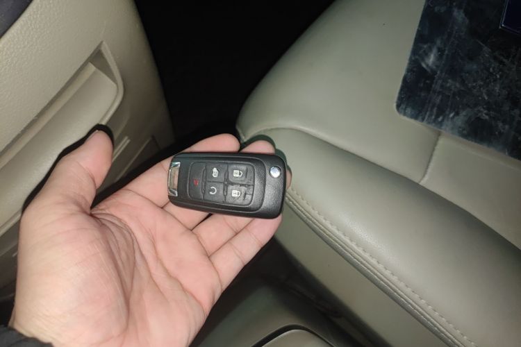 别克GL8 2017款 25S 豪华型 国V中控内饰7001