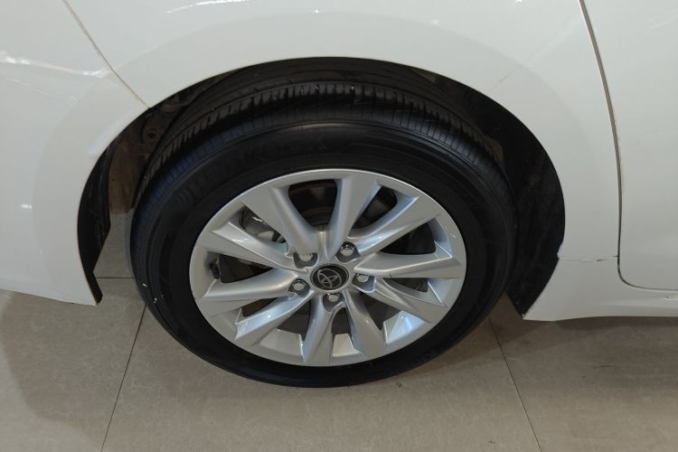 丰田 卡罗拉 2023款 1.8L 智能电混双擎 精英版车身外观6008