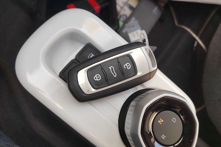 吉利银河 熊猫 2025款 210km 元气熊中控内饰11