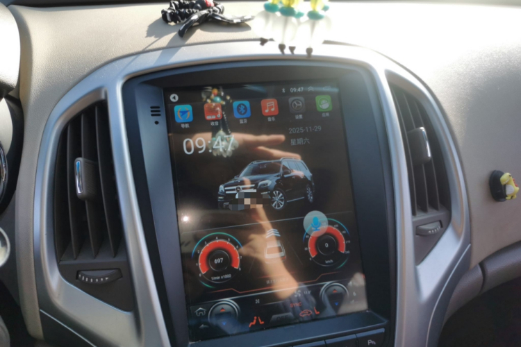 别克 英朗 2013款 GT 1.6L 自动时尚版中控内饰16