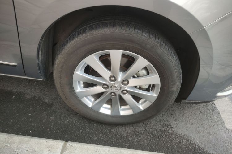 别克GL8 2017款 25S 豪华型 国V车身外观10