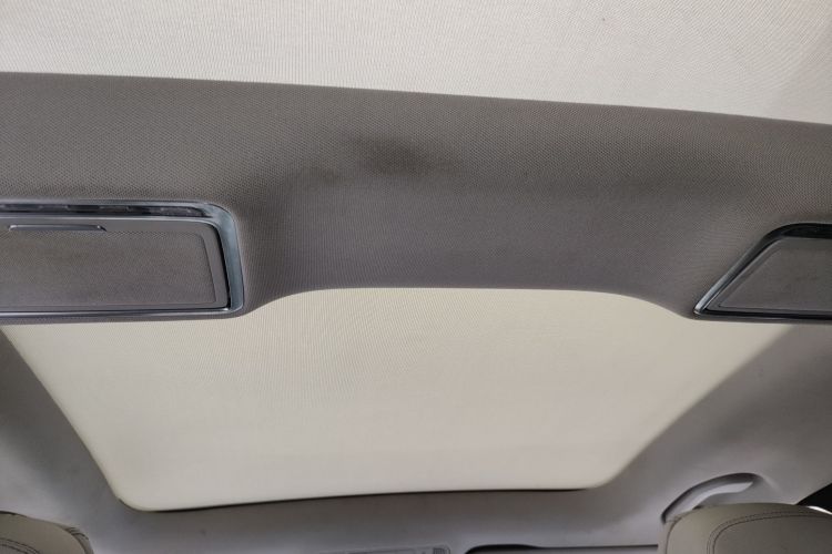 奔驰C级 2016款 C 200 L 运动型局部细节22