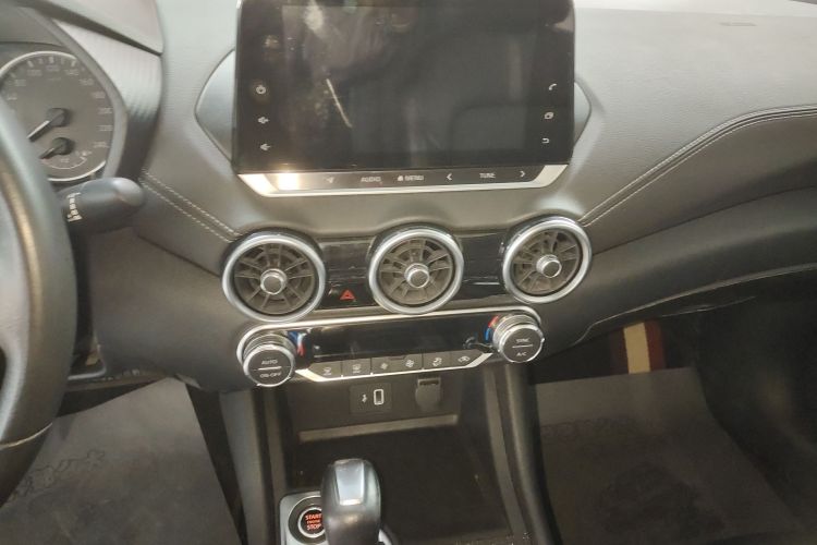 日产 轩逸 2021款 1.6L XL CVT悦享版中控内饰16