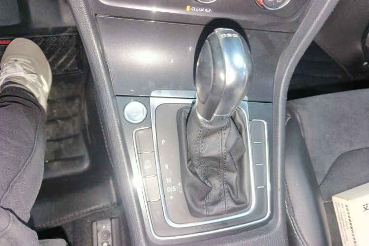 大众 高尔夫 2018款  230TSI 自动豪华型局部细节18