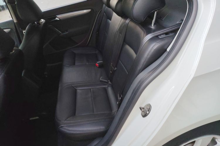 大众 朗逸 2013款 改款经典 1.6L 自动风尚版中控内饰21