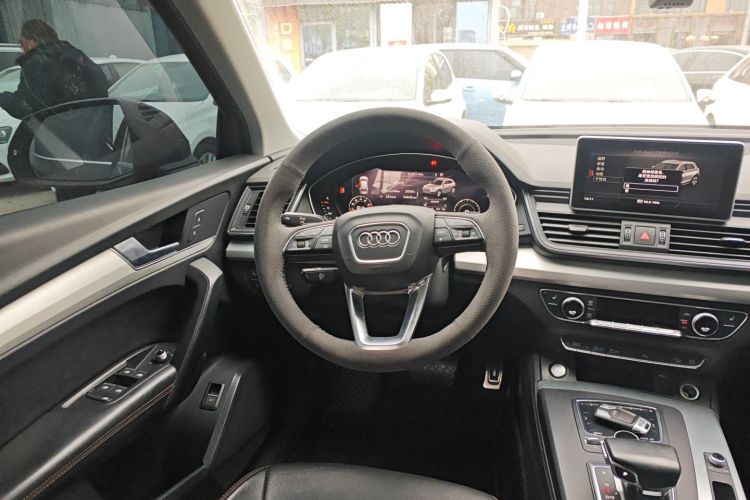 奥迪Q5L 2018款 40 TFSI 荣享时尚型 国V中控内饰13