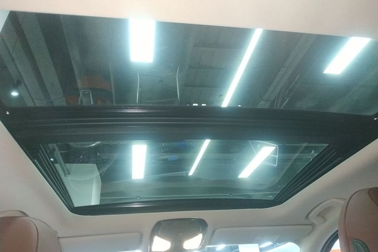 宝马3系 2025款 325Li M运动套装中控内饰22