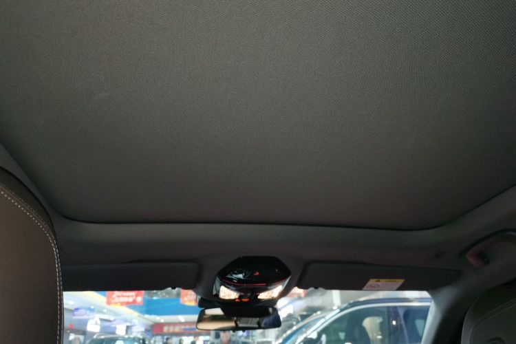 宝马5系 2025款 530Li 领先型 M运动套装中控内饰22