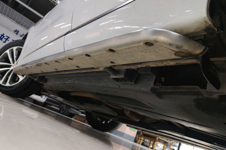 捷豹F-PACE 2016款 3.0 SC 四驱R-Sport运动版局部细节9002