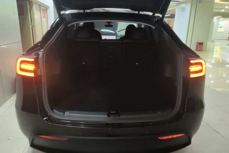 特斯拉 Model Y 2022款 后轮驱动版机舱底盘23