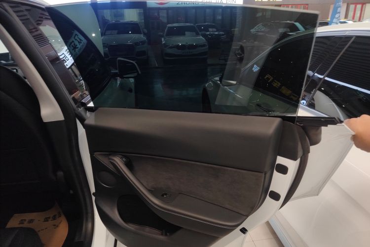 特斯拉 Model Y 2022款 改款 后轮驱动版中控内饰7006